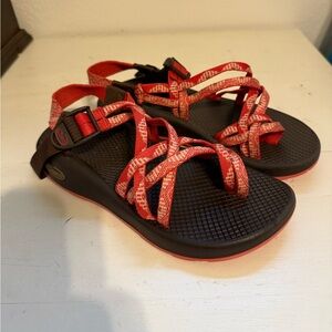 Women Size 6 Chaco Red and Black Sports Sandals